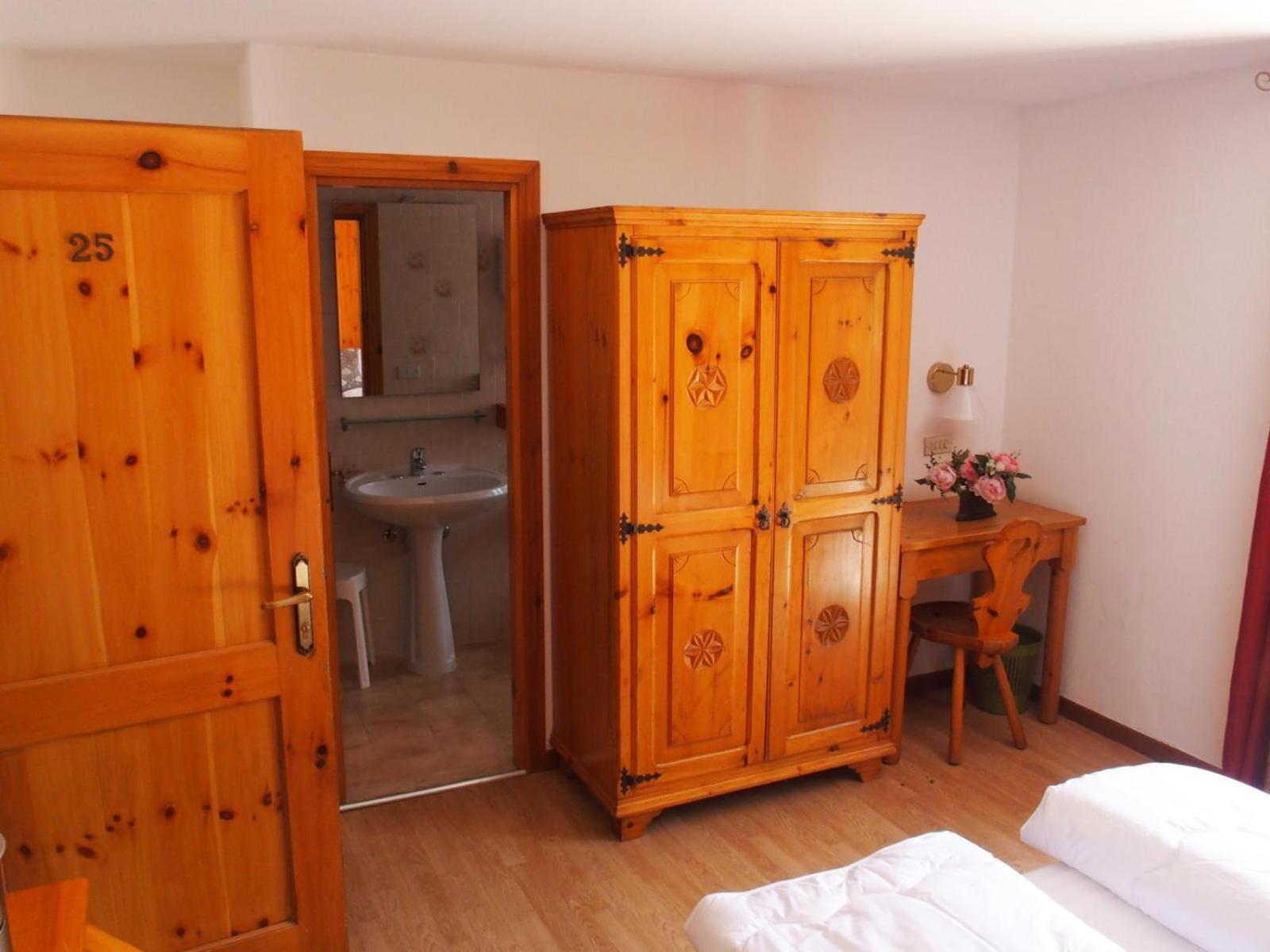 Hotel Col Serena Etroubles Bagian luar foto